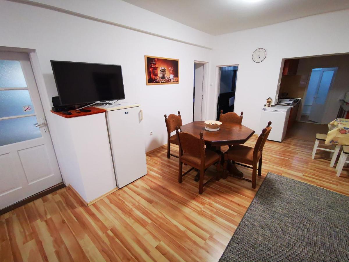 Mate Apartman Дьюла Экстерьер фото