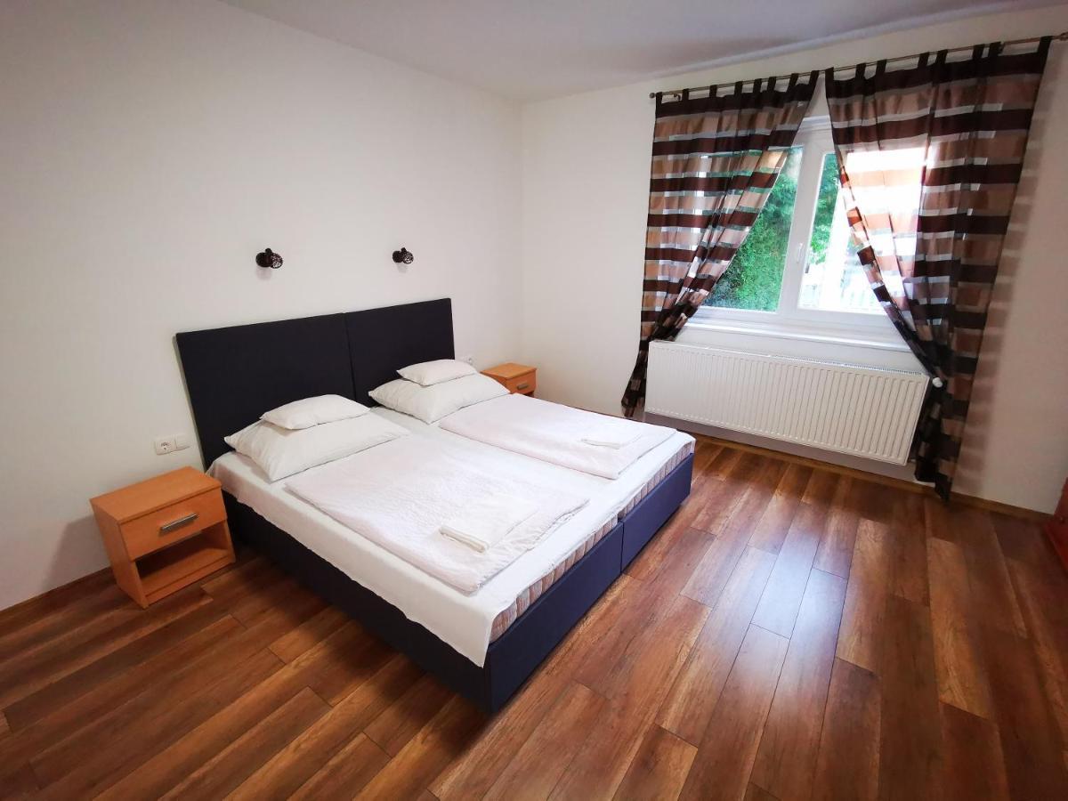 Mate Apartman Дьюла Экстерьер фото