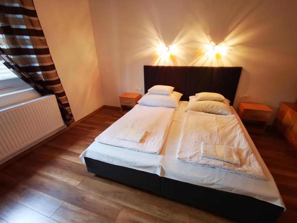 Mate Apartman Дьюла Экстерьер фото