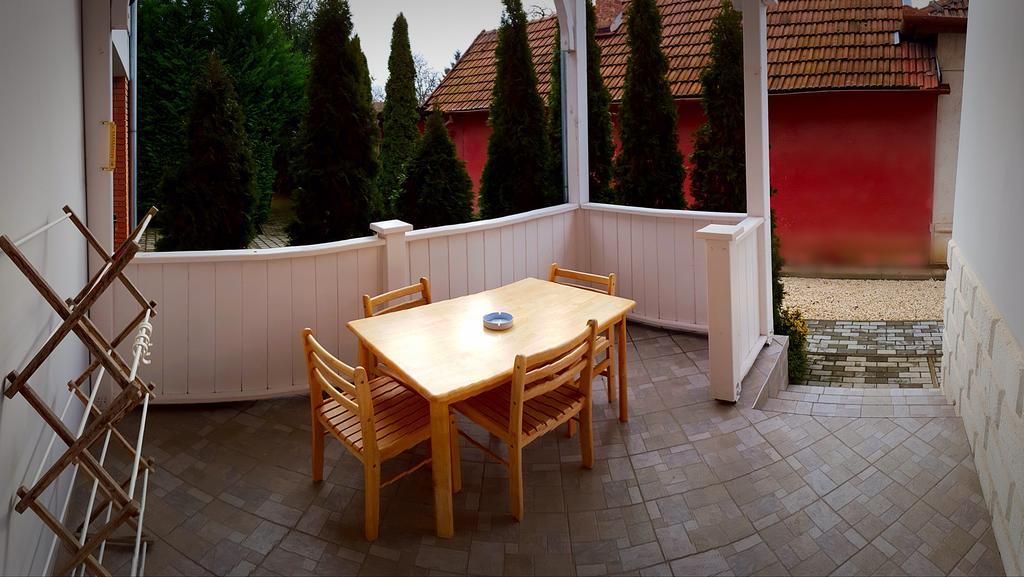 Mate Apartman Дьюла Экстерьер фото